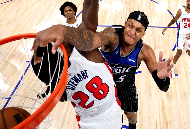 爆冷！    113-105，魔术在奥兰多把活塞按在地上，系列赛变成2...