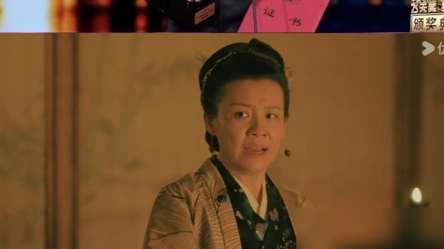 王仁君拿飞天视帝，评论区全在喊“盛长柏高中了”。
《知否》里那个闷头读书、一步不肯走错的长柏，戏外真考了个状元回来。网友玩梗玩疯了，说他这是“文曲星下凡，祖母没白疼”。
可镜头一转，颁奖礼上他穿着黑西装，四分钟感言没一句虚的。“演员是架在历史和当下之间的桥梁”，这话从他嘴里说出来，不飘。
五次