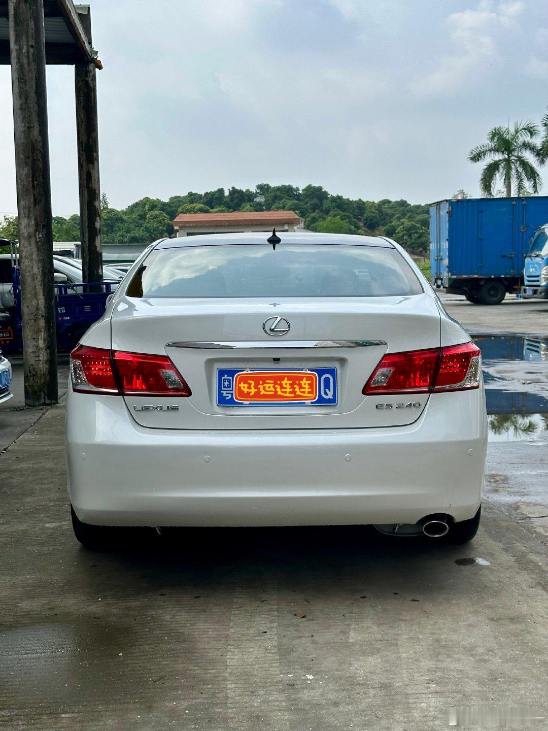 雷克萨斯ES240豪华版一手富婆私家车2010年上牌 实表不到18万 绝对顶级[勾引]  ​