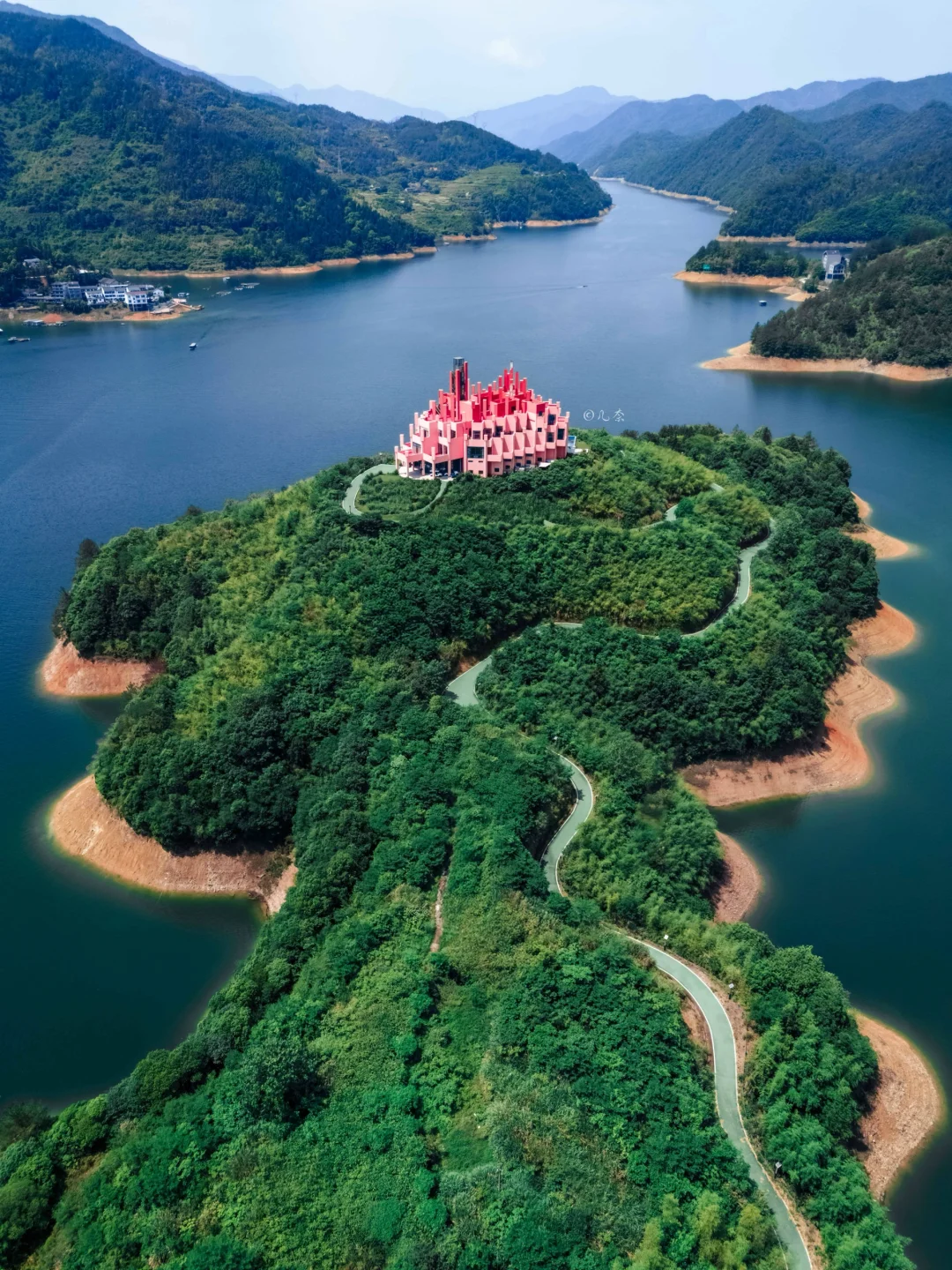 浙江丽水丨我竟在一座孤岛上发现“纪念碑谷”