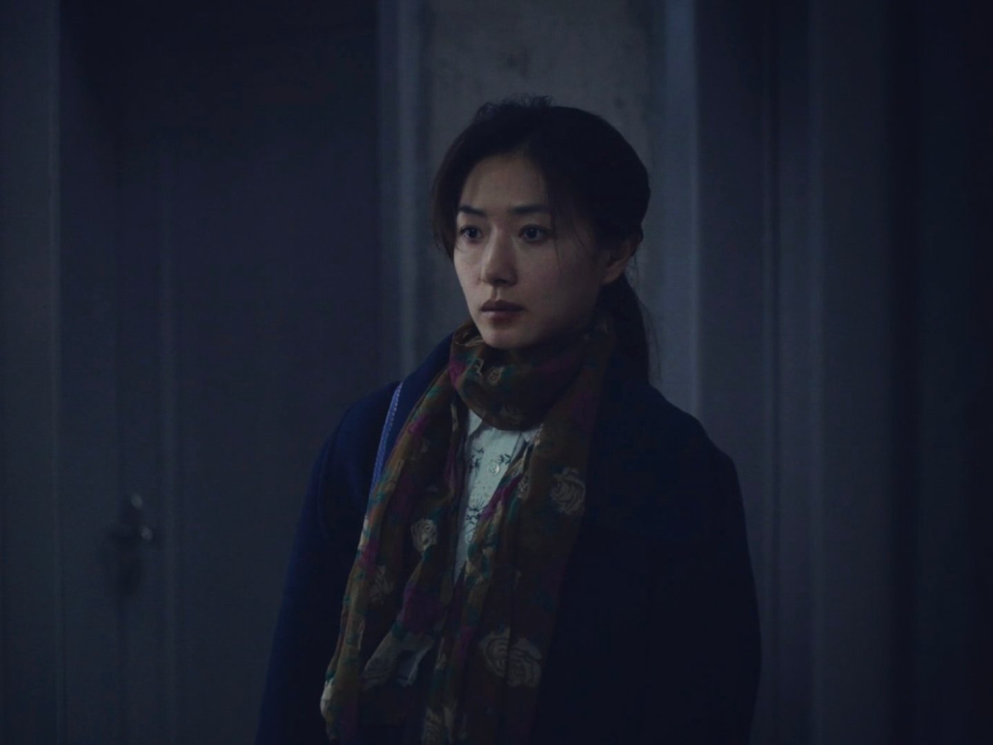 #万茜[超话]#｜#万茜长夜将尽# ｜#万茜叶晓霖# 
叶晓霖｜截修2
一身风霜，满目沉郁。所有挣扎不宣之于口，在寂静之中，等待长夜微光​