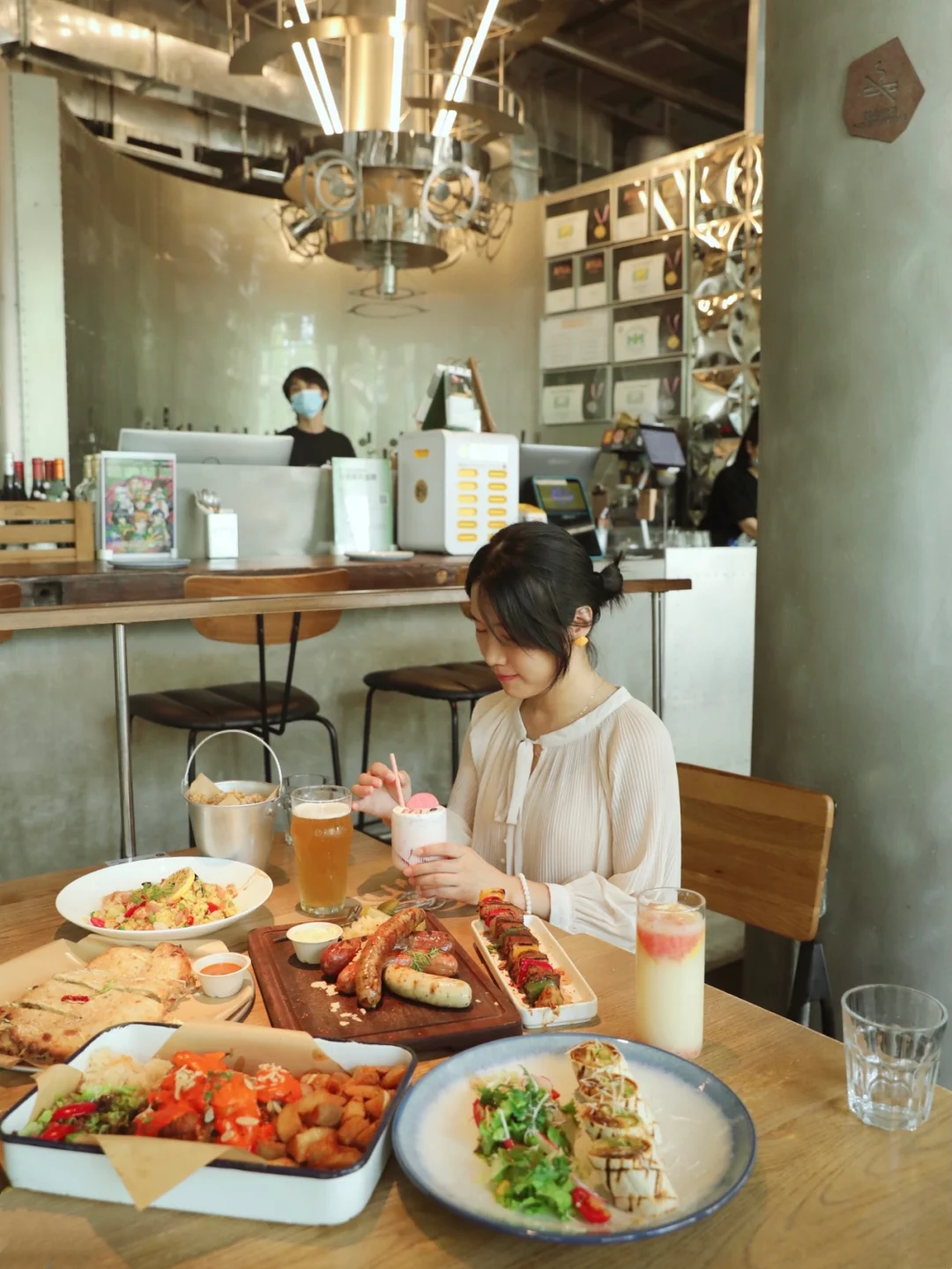 杭州约会圣地❗️工业风💯美式西餐厅18号酒馆