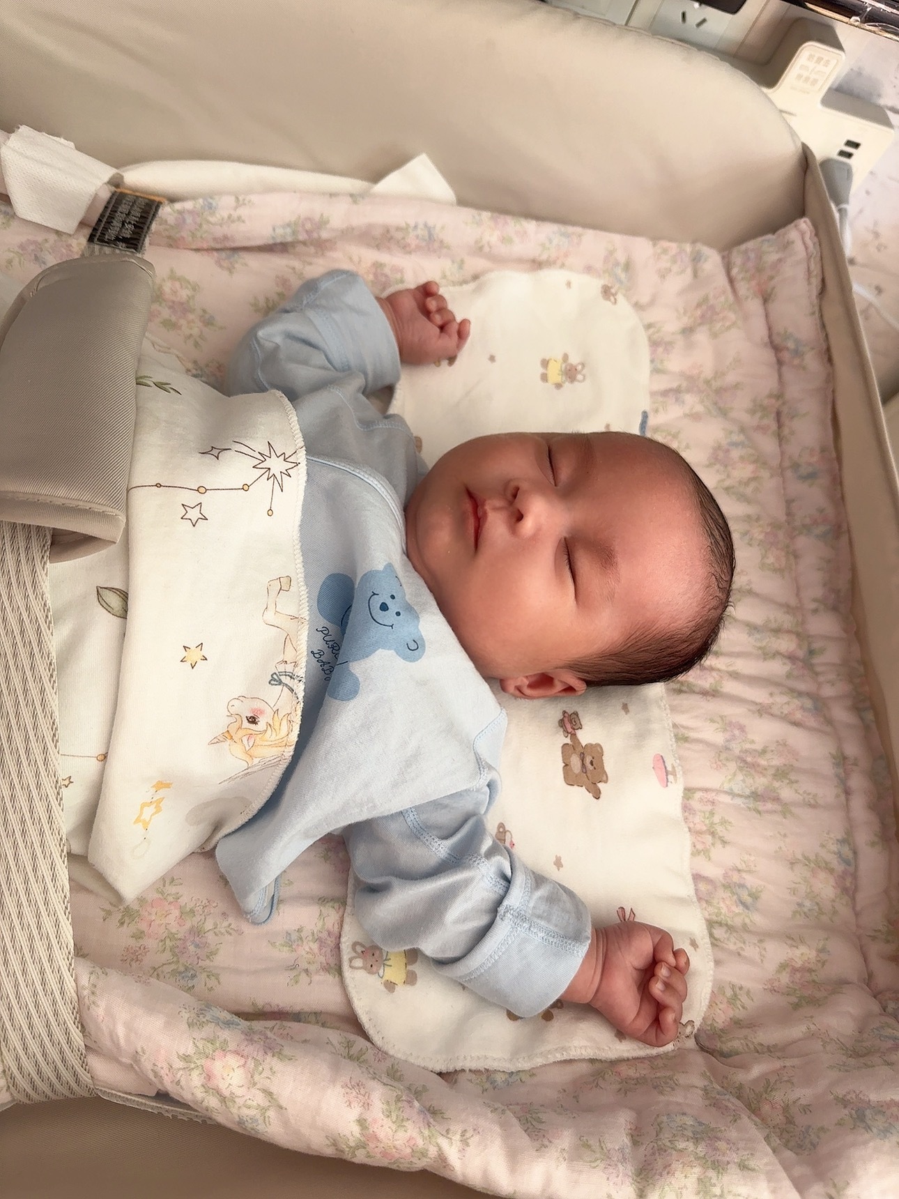 ee们大家好妈妈给我起了新名字欧米茄级恼羞成怒歇斯底里邪恶霸凌鼠[挤眼] ​​​