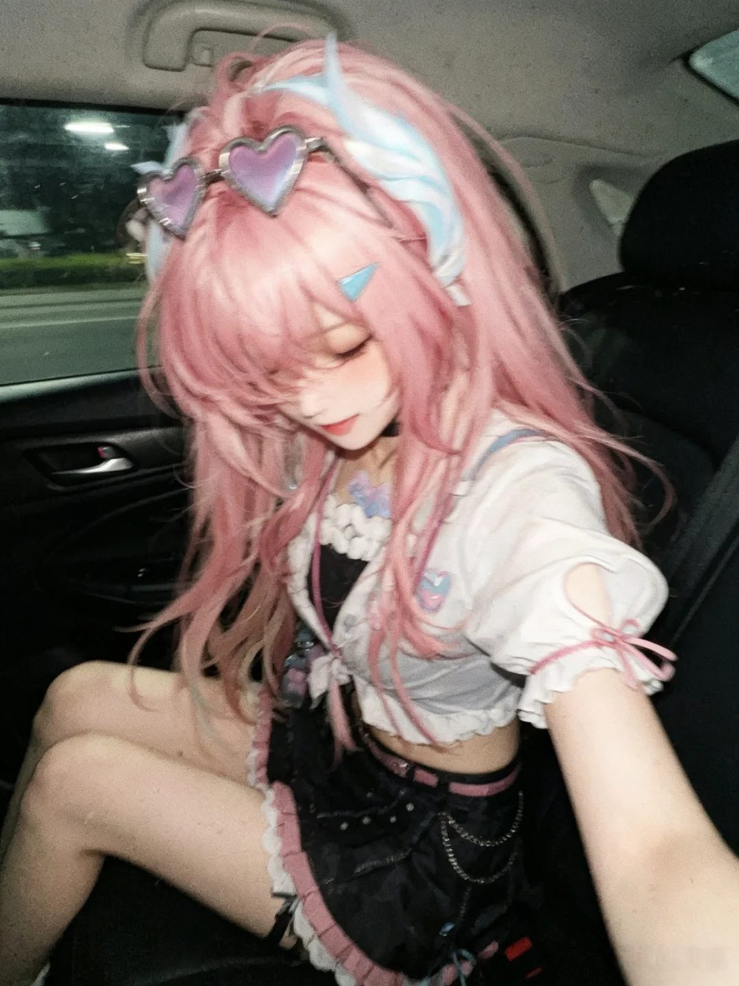 鸣潮｜车内自拍照📸