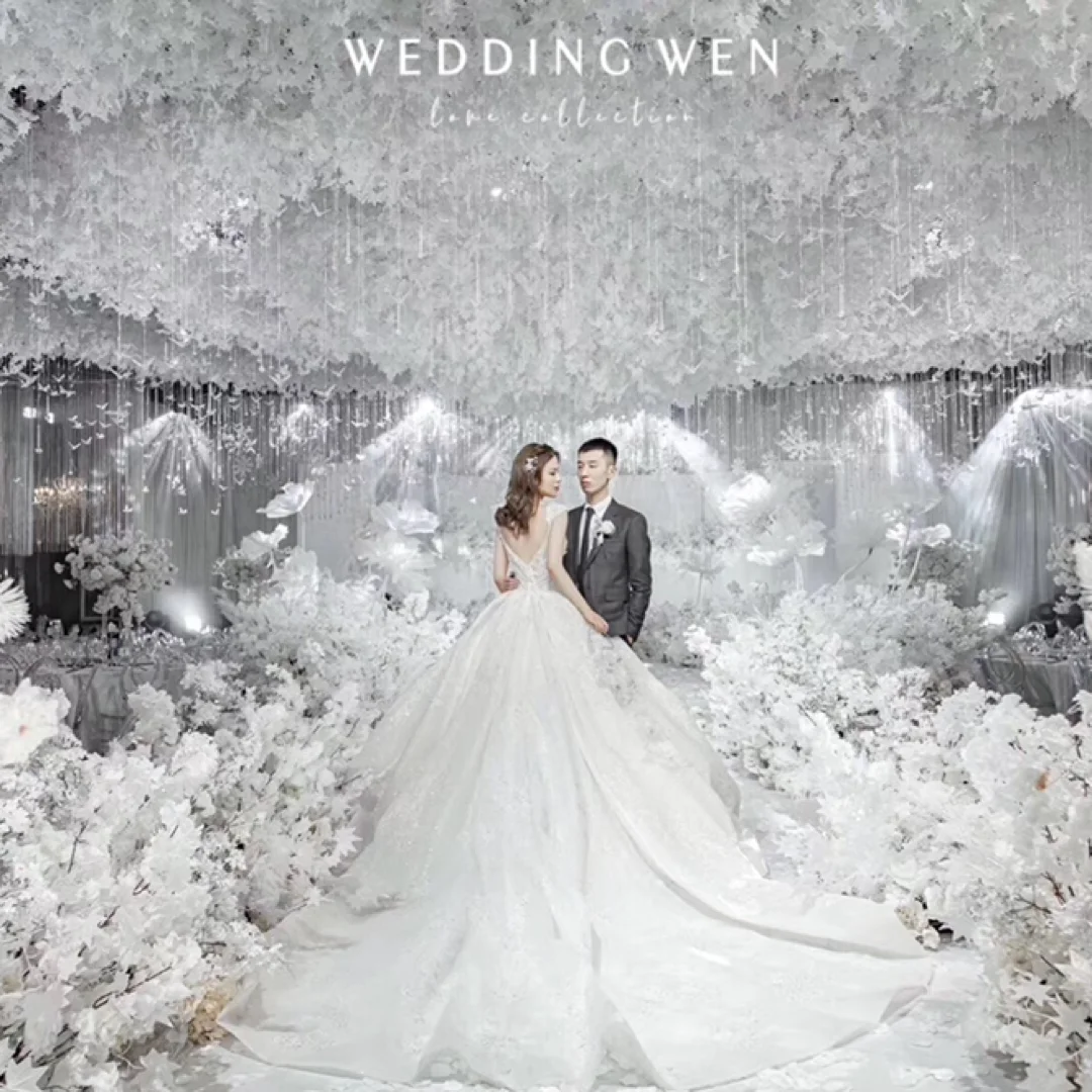 纯白色的冰雪婚礼/新郎神似井柏然