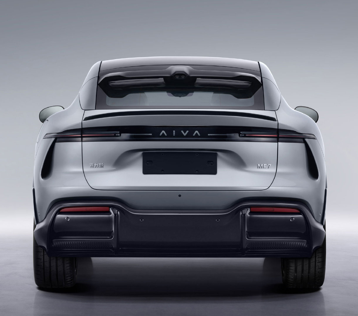 赛力斯赛豆ME7申报图曝光，作为一款溜背轿跑纯电SUV，车顶搭载激光雷达。新车轴距3050mm，可选20/21英寸轮圈，提供单、双电机版本，配三元锂电池。品牌携手火山引擎打造AI座舱，产品定位20万以上市场。#保罗车闻# #大v聊车# ​