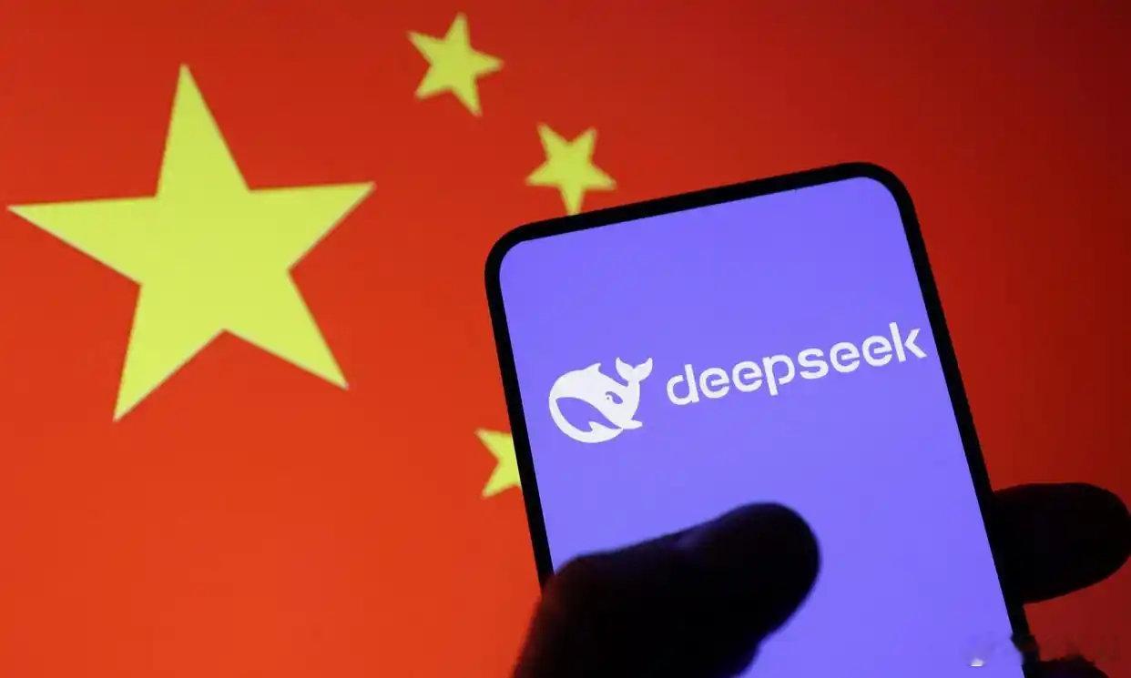 DeepSeek被曝豪购16万颗华为昇腾芯片，相当于包圆华为大半年AI芯片产能！从英伟达铁粉到转投昇腾，不是情怀，是芯片禁令逼出的战略备份。用训练效率换一张不断供的保命符，这波操作你打几分？#DeepSeek采购昇腾芯片##国产AI芯片逆袭# ​