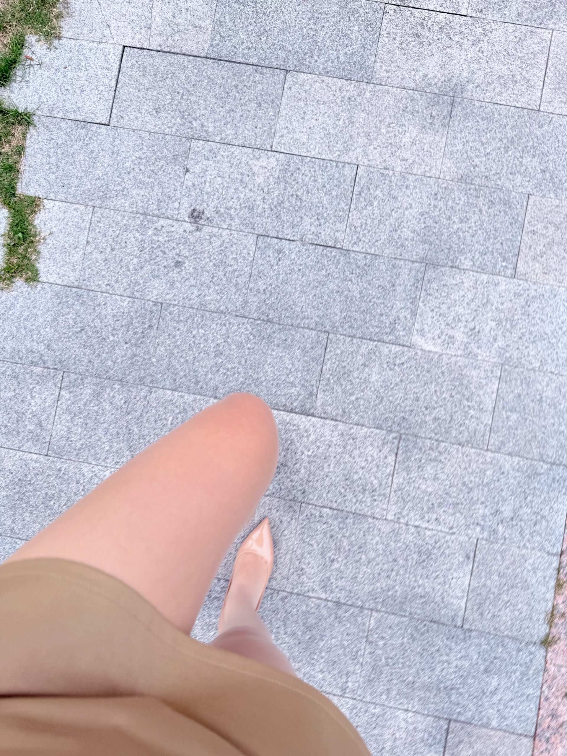 👠穿不腻的肤色丝袜和裸色高跟鞋～～～  ​​​
