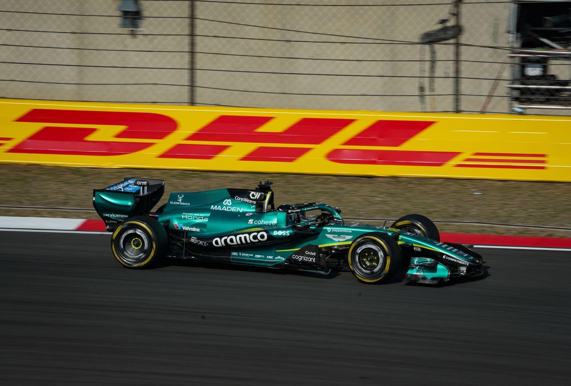 F1美国站，迈凯伦的小幅升级值得关注什么？
迈凯伦为奥斯汀准备了部分升级，涉及制动表现与可靠性改善，也包含小幅底板调整。这样的升级不一定能在外观上带来明显变化，却可能影响车手入弯时的信心和整圈节奏。奥斯汀既有连续高速弯，也有低速技术路段，如果底板调整改善了部分弯道的平衡，却让其他区域的表现受到影响，