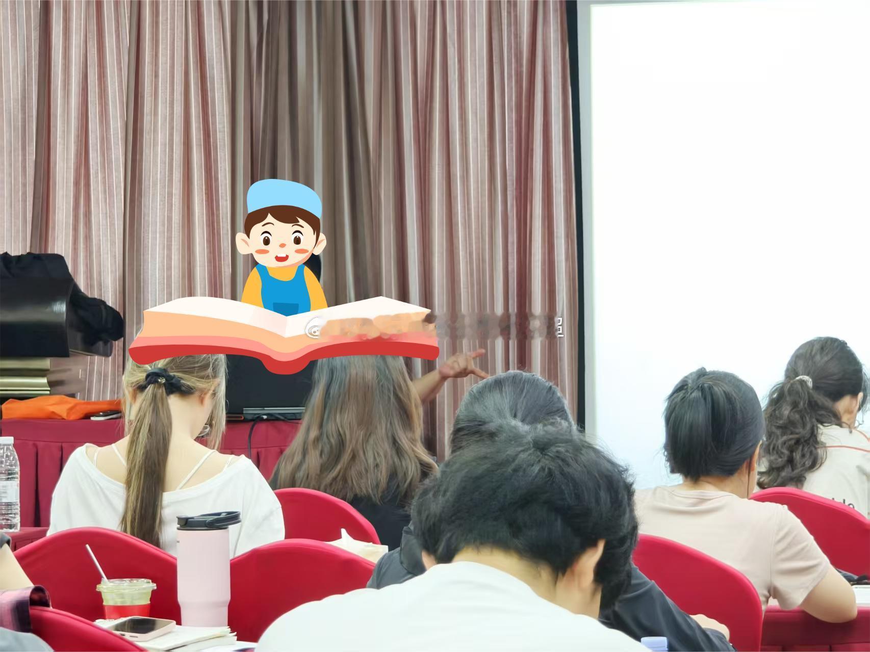 我们的线下封闭集训到今天已经第五天了。

今天开始进行行测理科的刷题部分。班里同学整体状态很不错，上课认真听讲，下课也不闲着，遇到不懂的题目，会主动找老师请教，日常刷题复盘都在按部就班的推进！

这一阶段的刷题，就是把前面学过的基础理论好好消化一遍，把掌握不到位的考点捋顺，容易出错的 ​