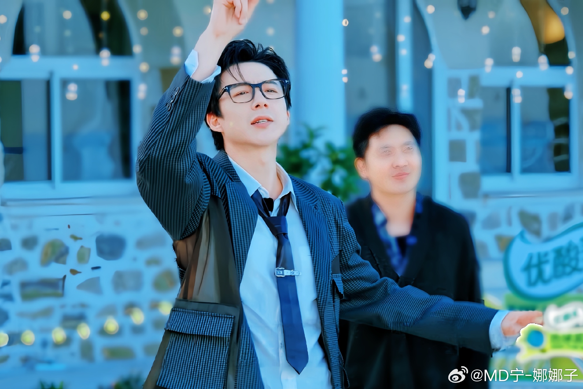 [超话] | | [超话]  想预定你所有季节的星光，却发现你一笑就覆...