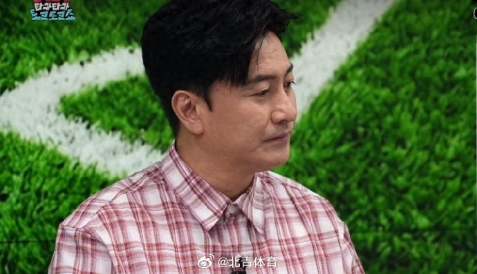 韩国不敌南非赛后的一段时间里，韩国队招致了本国球迷铺天盖地的讨伐，前韩...