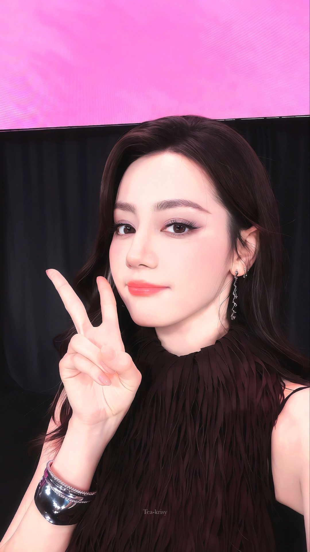 迪丽热巴🌹💖

更新壁纸～ 
#迪丽热巴给内娱出图一点震撼# ​