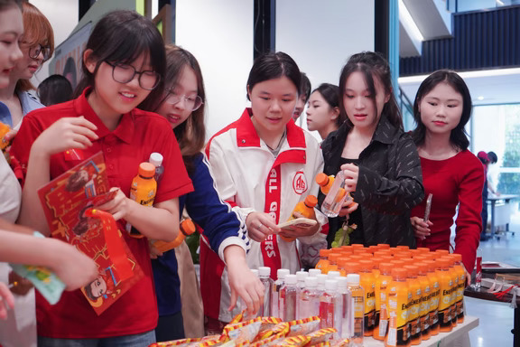 阿银的亚运观赛点充满了对亚运健儿的欢呼！