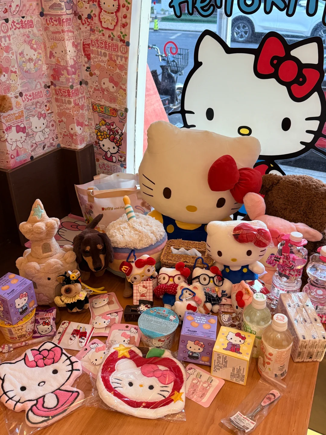 都去义乌给我逛hello kitty!!买爽飞的一天