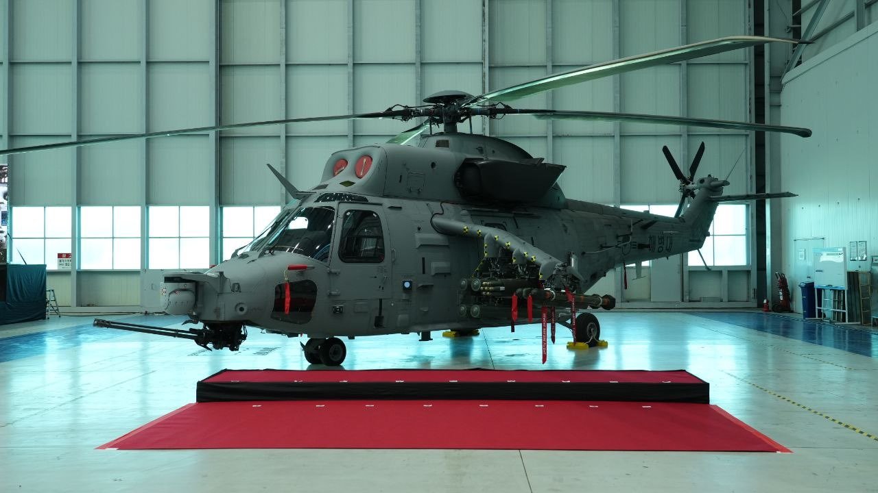 各位早上好！#幂谈天下[超话]##烽火问鼎计划# 韩国宣布已完成其自主研发的海军攻击直升机的研制工作。该型海军攻击直升机（MAH）配备了多种武器系统，具备应对敌方直升机及无人机威胁的能力。

韩国计划从2027年起，生产约20架该型自主研发的海军攻击直升机。

MAH（陆战队攻击直升机）是韩国KAI基于MU ​