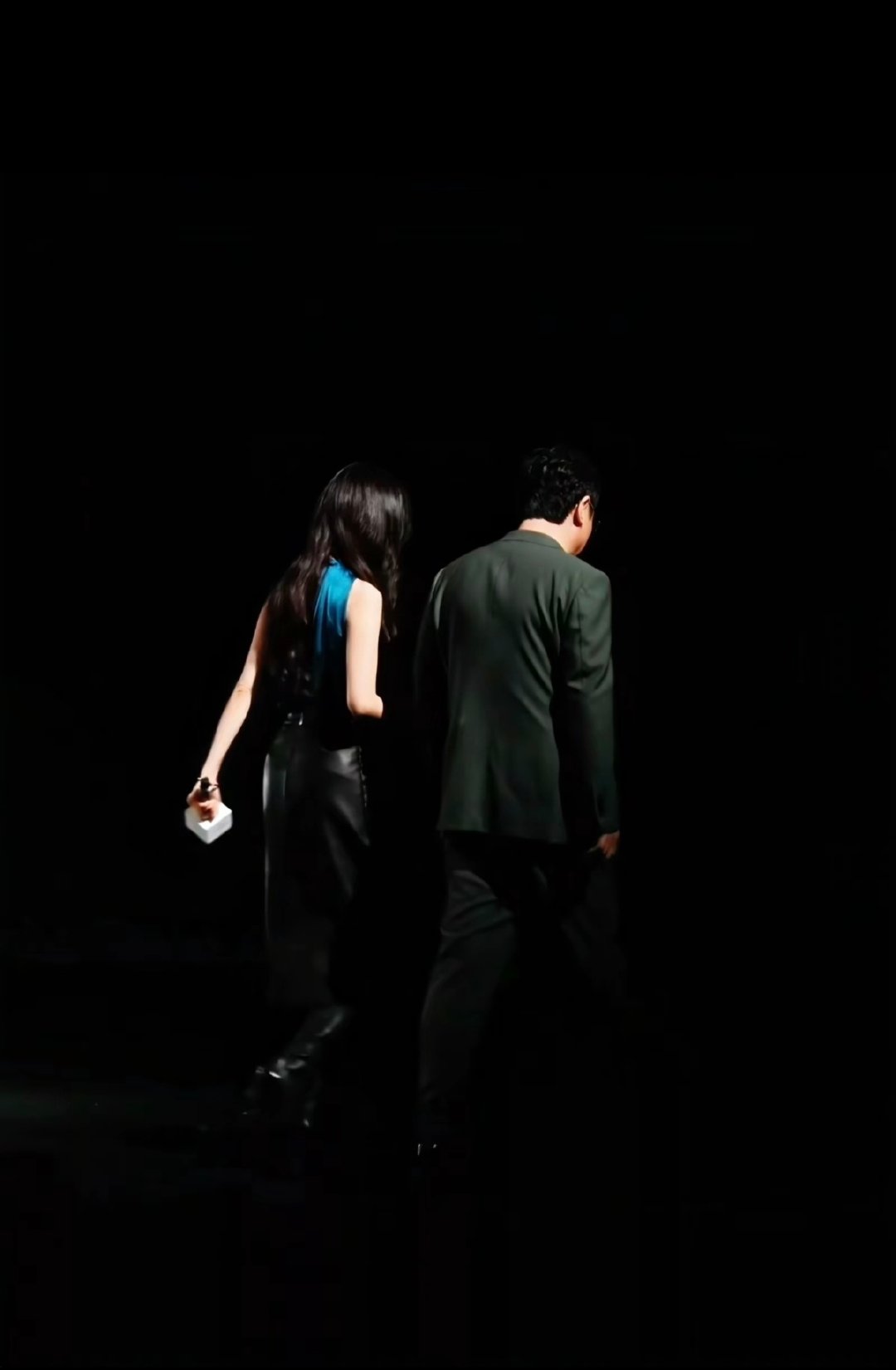 #沈腾又忘记扶杨幂了#两人相爱相杀笑死了[笑cry][笑cry][笑cry] ​