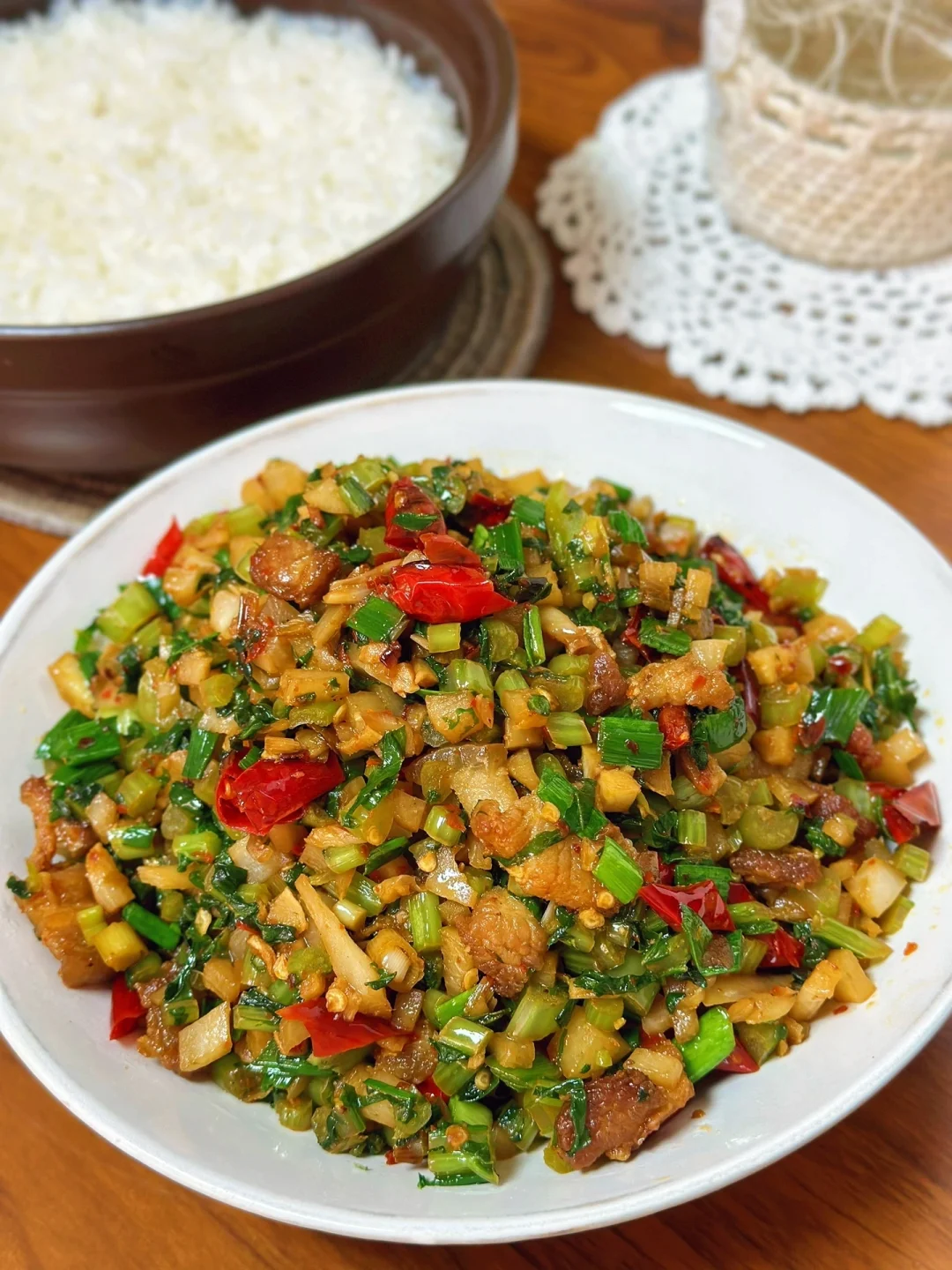 五花肉炒新鲜萝卜苗/家常下饭菜必备