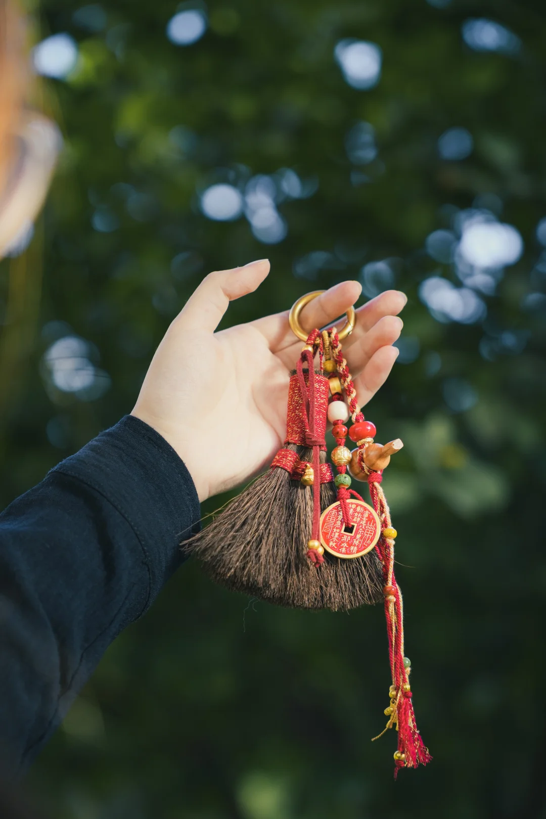 看惯了义乌货，来看看手工做的开运小扫帚