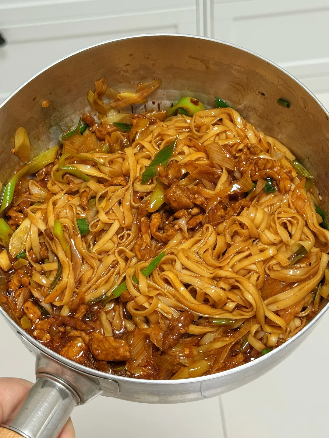 谁懂啊？葱爆肉丝面吃一次爱一次！🍜🍜