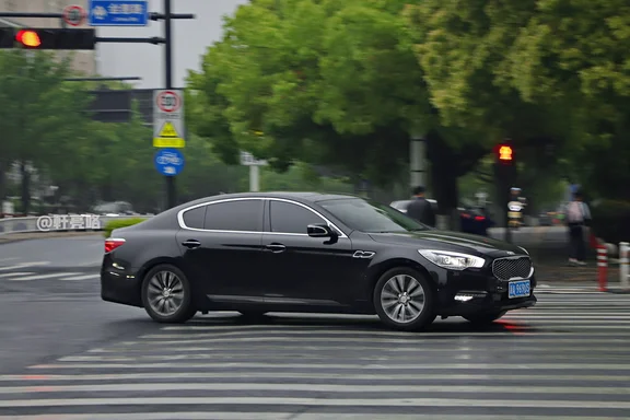 比雅科仕还稀有丨3.8L V6是后驱起亚K9