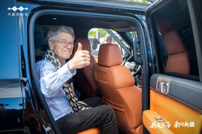 万里闪充点亮丝路，电驱越野玩转冲沙，马可波罗新丝路， 携手金融学术大咖...