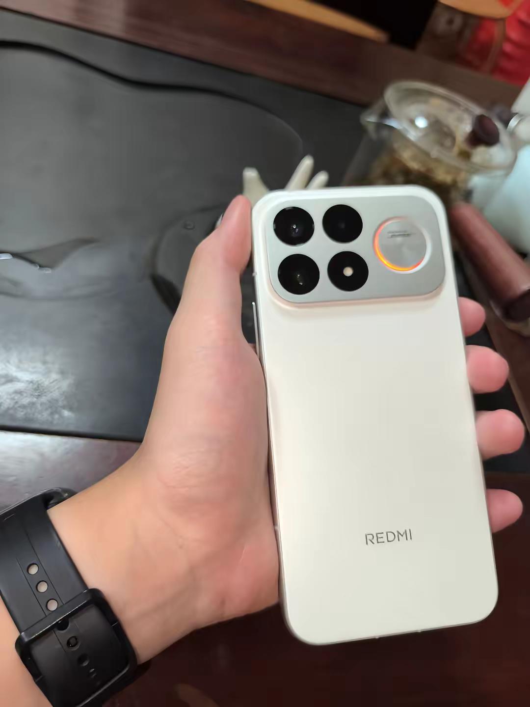 有一种白叫流金白