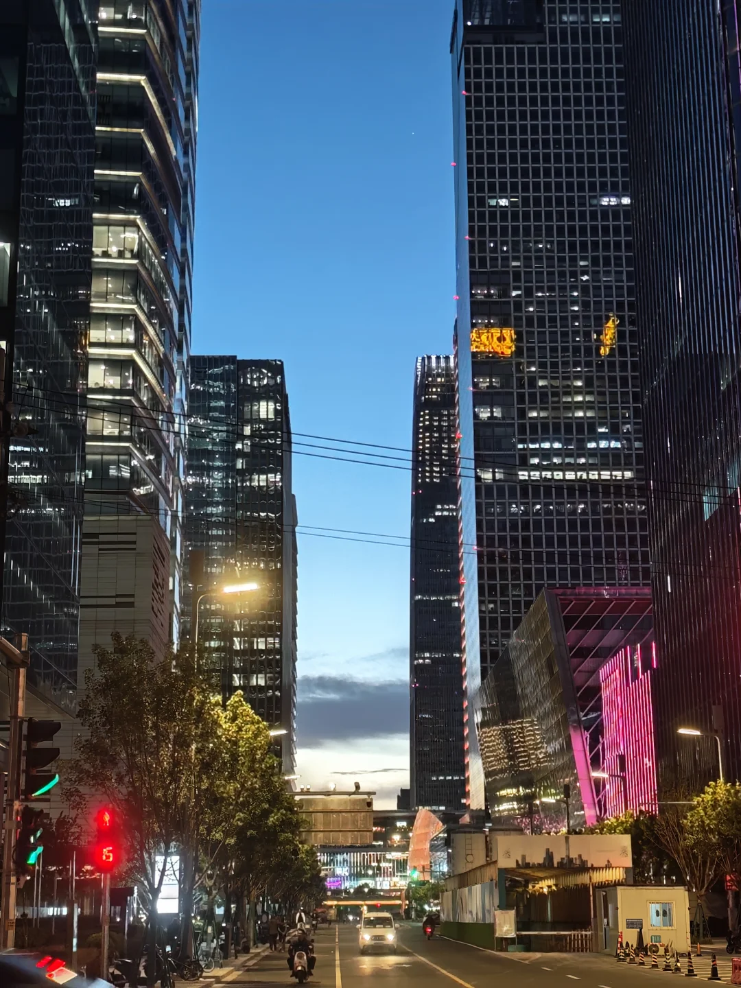 一份研报光芯片三巨头为什么跌停？