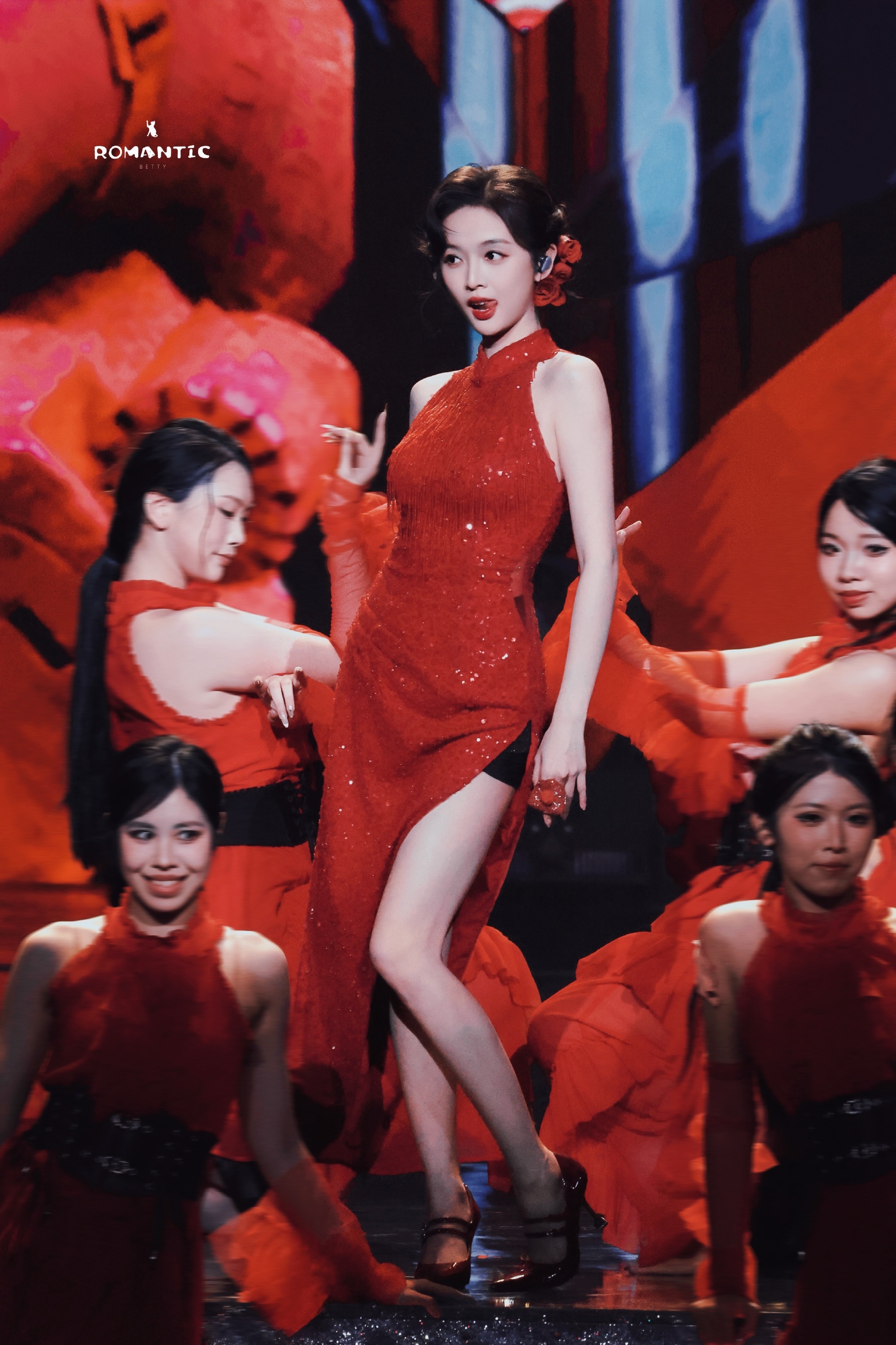 <p>吴宣仪超绝腿精 <!--{img:0}--><!--{img:1...