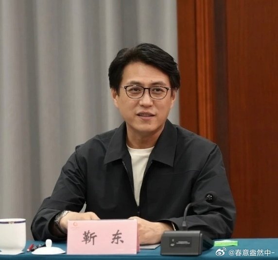 #靳东[超话]# 
你心中有一团锦绣，总能脱口而出出不朽的金句。 ​