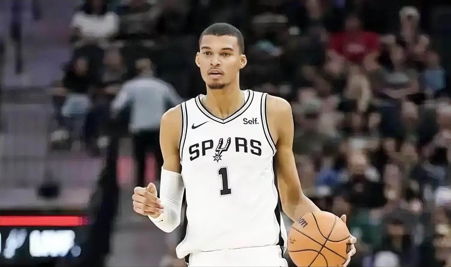 差距太大了，只要文班上开拓者没戏。今日马刺大战开拓者，文班火线复出，爆...