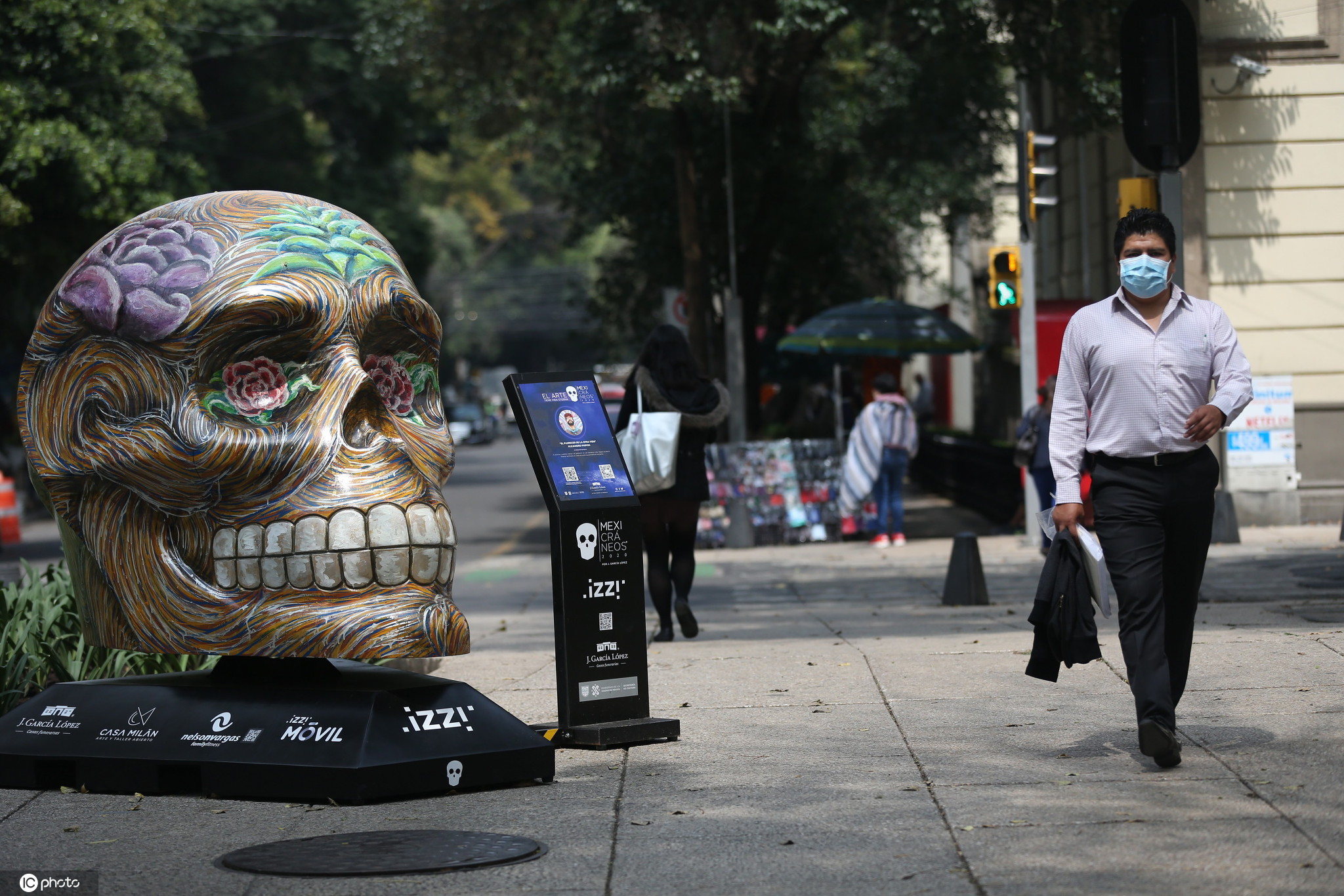 墨西哥亡靈節將至 街頭“骷髏”雕塑吸睛-圖3