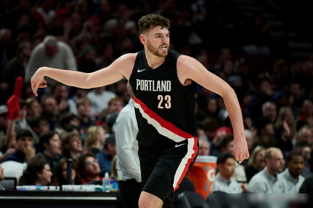 开拓者完了，7尺的建队核心被文班亚马打成纸片人，G4更是10投2中，这...