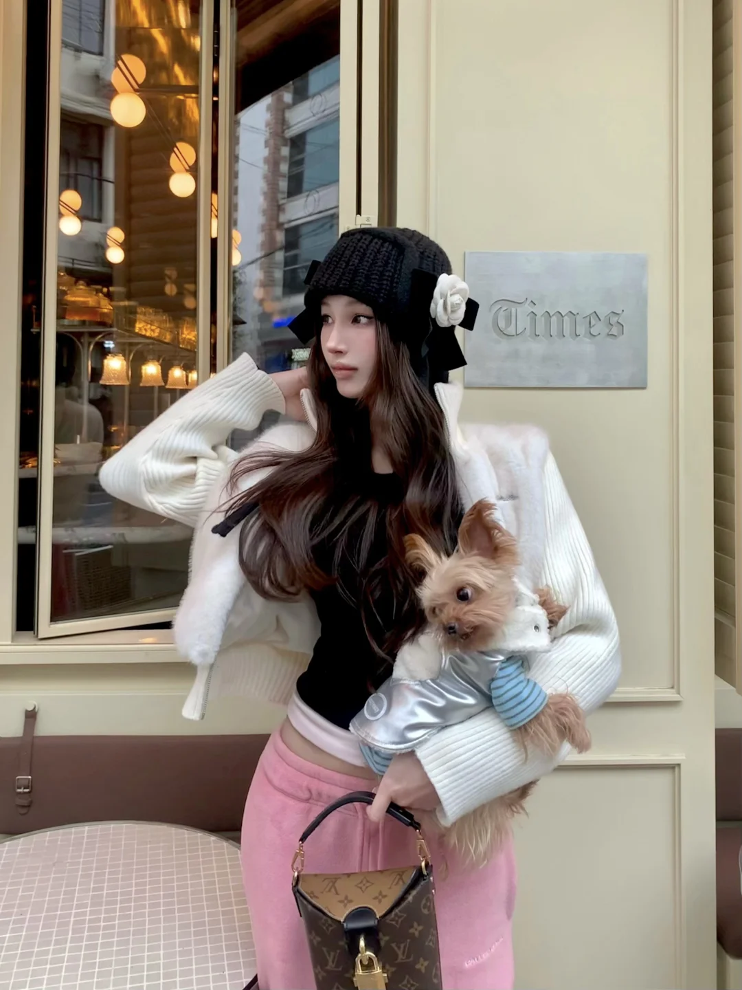 Feeling like a baby bear with my latte🧸