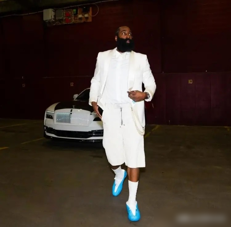 我告诉你，骑士队交易来36岁的哈登，根本就不是为了赢这一场季后赛。这是...