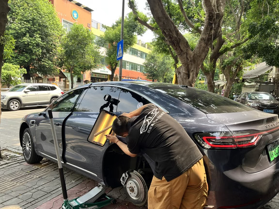 享界S9，后翼子板开门杀凹陷，保险理赔维修
