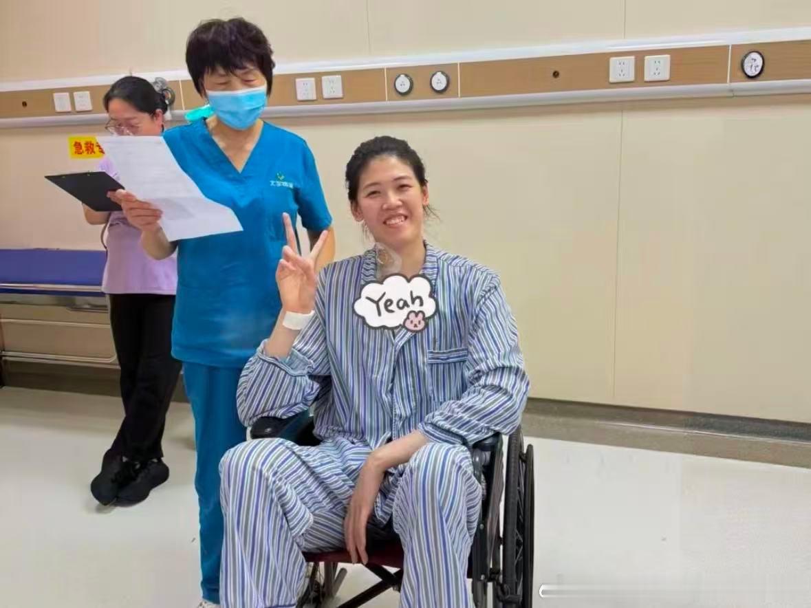 【因术后休养  无缘亚锦赛和亚运会】8月5日，中国女排主力主攻李盈莹通...