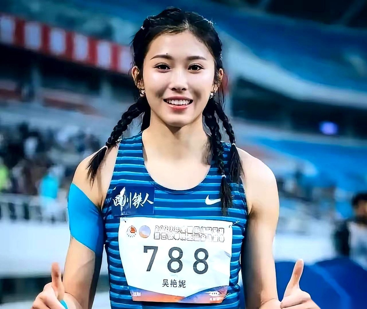 一份15人的中国女子田径名将名单，最近把评论区炸出了两种声音。
名单里有吴艳妮、巩立姣，也有杨家玉、刘虹。让人吵翻的不是她们挂在脖子上的金牌数，而是背后那一排刺眼的数据：15个人里，仅有4个结了婚，剩下11个全打着“未婚”的标签。
有人隔着屏幕撇嘴，飞快地敲下几行字：“跑得再快、成绩再好，岁数大了还
