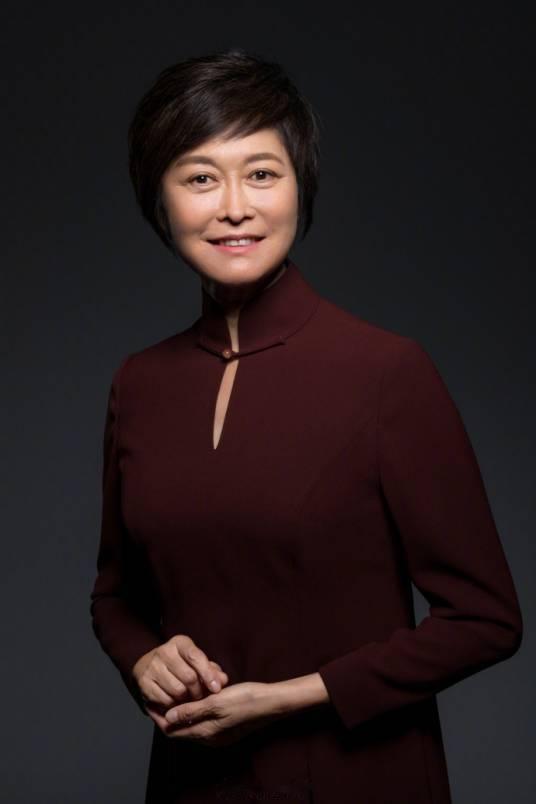 敬一丹、水均益、白岩松等主持人在央视的年代，可以说是开创了《焦点访谈》的黄金时代，71岁还只是年轻的老年人啊，祝敬一丹老师一路走好。#敬一丹去世# ​