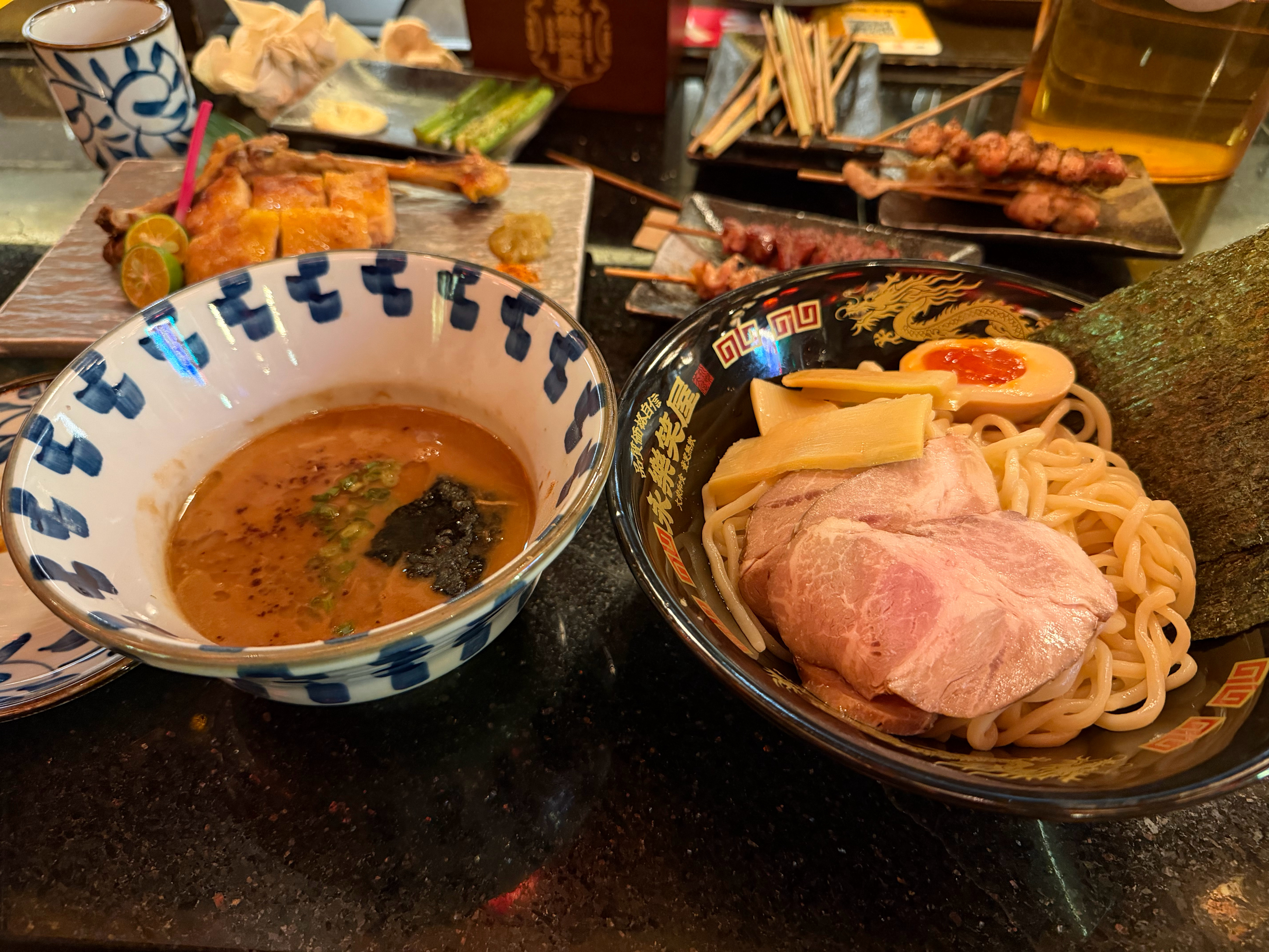 在天津找了家吃烧鸟的店吃蘸面（听起来比较诡异是吧hhhh），确实烧鸟还...