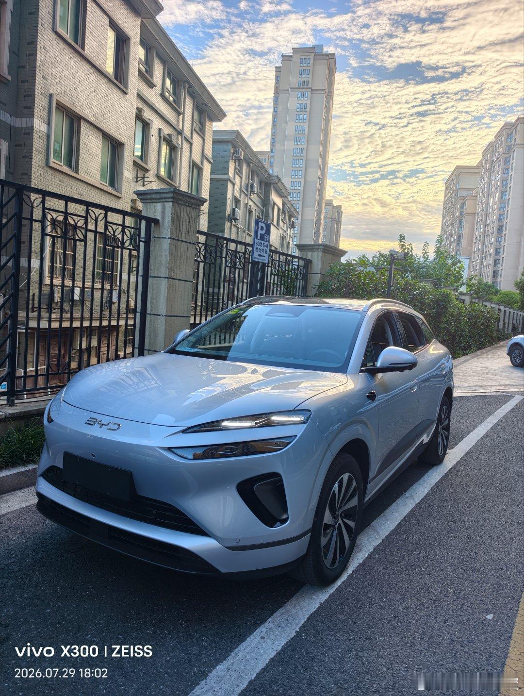 人生第一辆电车比亚迪海狮06EV。 ​