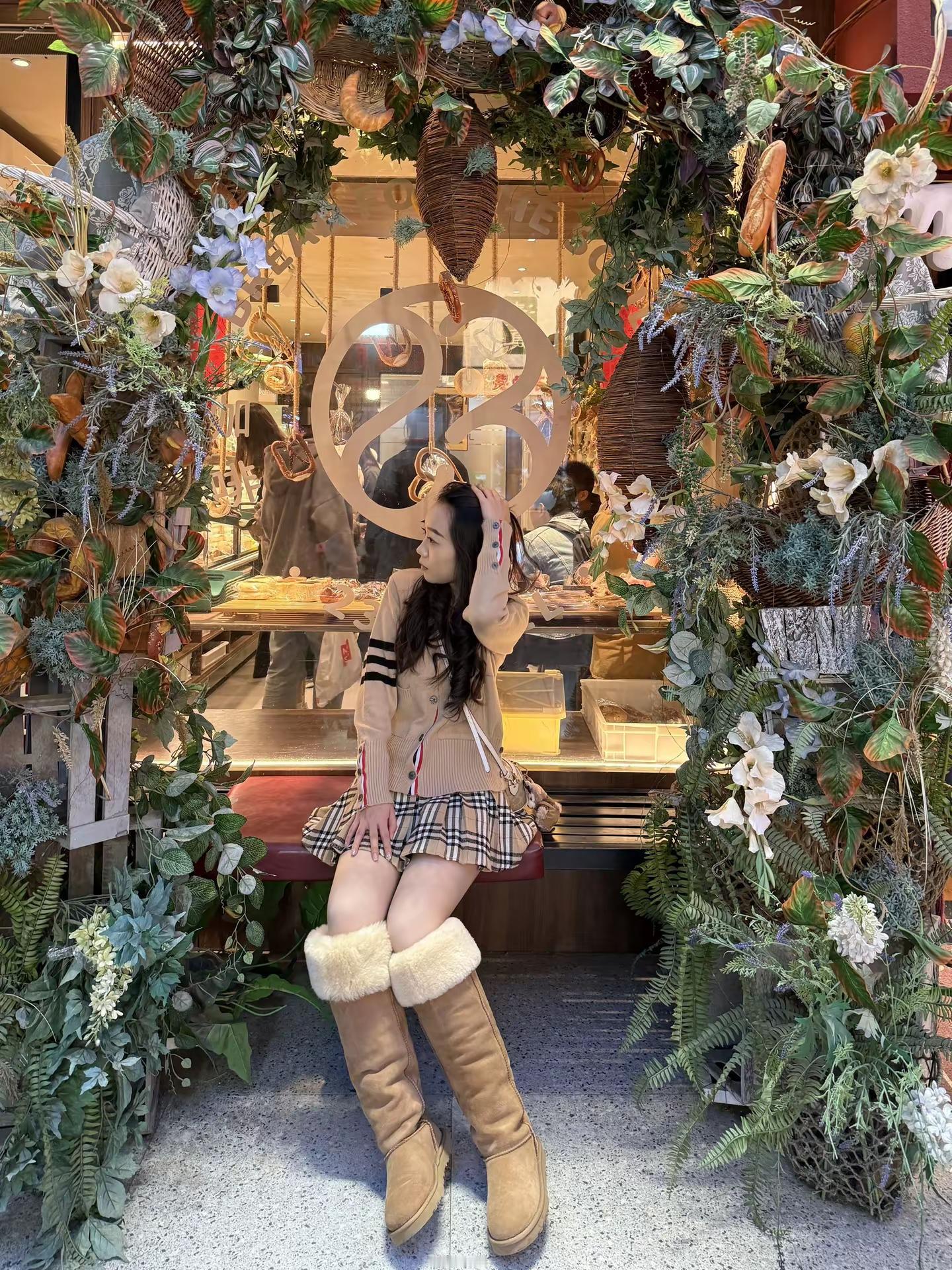 <p>优雅女性 <!--{img:0}--><!--{img:1}--...