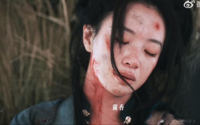 #兰香如故大部分配角结局悲凉##兰香如故配角的结局# 
《兰香如故》大部分配角结局悲凉……主角命运多舛，大部分配角结局悲凉：林二爷病死，韩梁风雪惨死，赵星棠凄惨离世，袁绍辉战死沙场，杜翠雀葬身火海，郑曼宜自刎，林老太太和大太太去世。 #兰香如故韩粱被冻死了# ​#娱乐[超话]# ​