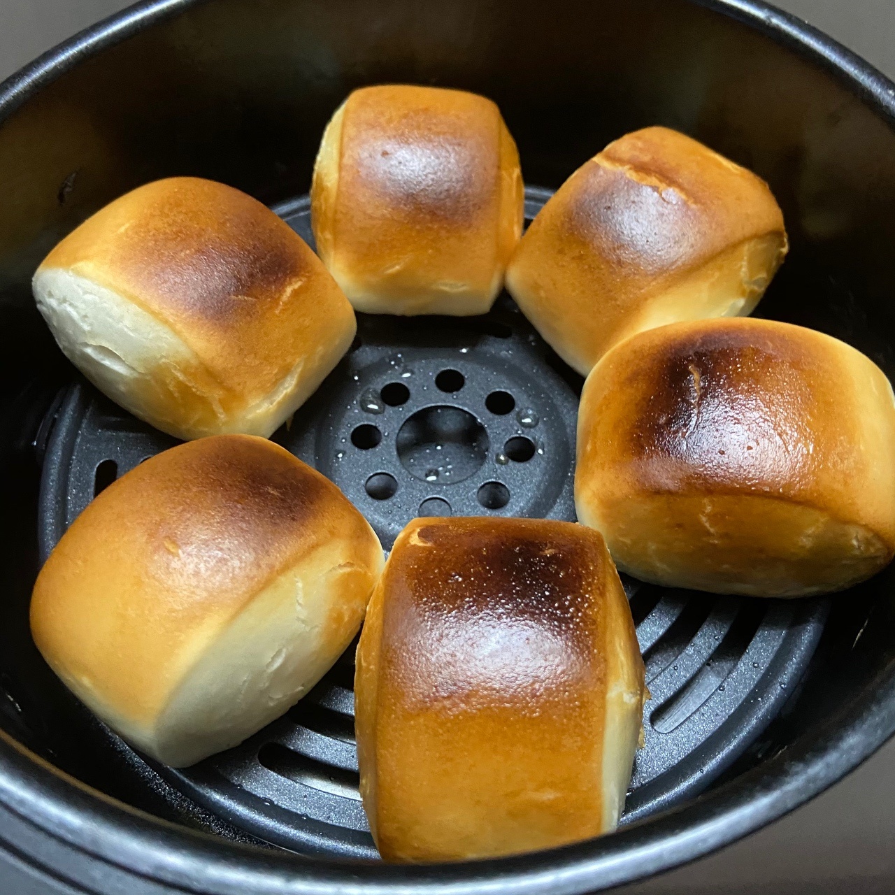 外皮焦脆内里松软，一改原本软糯口感。简单食材解锁新式吃法，家常面点变...