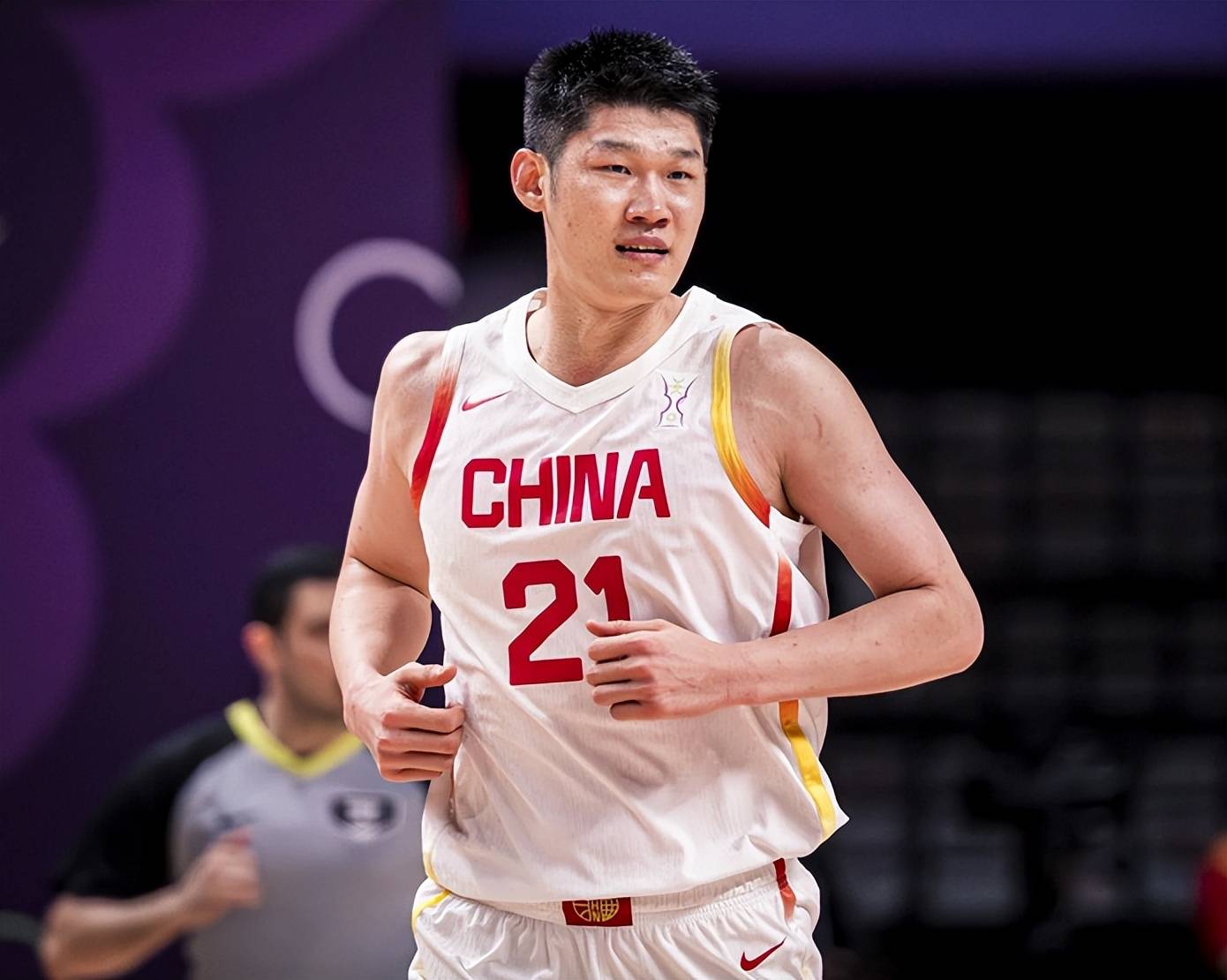 胡金秋实话实说！
中国男篮惨败于日本男篮后，胡金秋在采访时说出失利的原因！这位中锋表示中国男篮没有对手准备得充分，没有对手打得强劲，甚至没有做好自己应该做的事情。
对于中国男篮的现状，胡金秋表示非常难受！这位中锋坦言自己能为中国男篮效力的时间越来越少，并且呼吁队友们珍惜机会，为中国男篮付出所有。
个