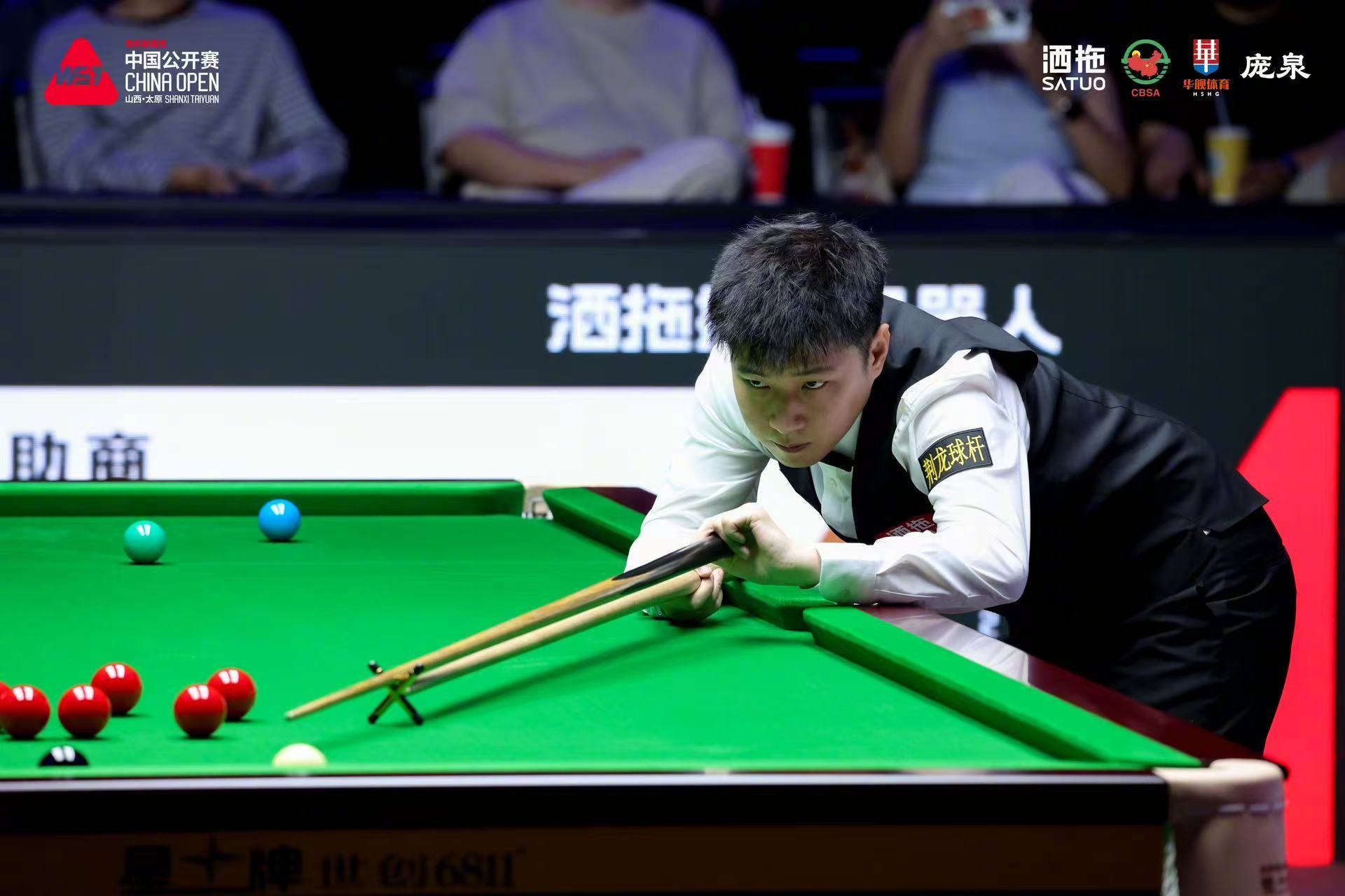 11日晚间，赵心童与张安达上演中国德比。赵心童开场手感火热，以3:0先...