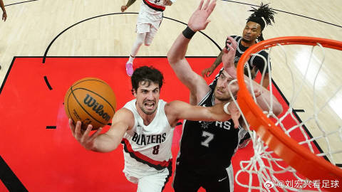 马刺 VS 开拓者<br /><br />马刺在G3展现出极强的团队韧...