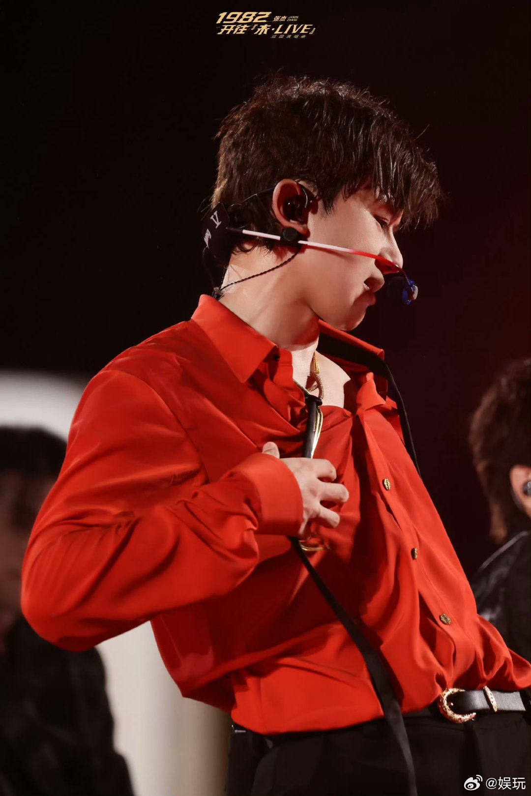 #张杰包揽破局者创作#张杰巡演主题曲《破局者》全程自己创作制作，从幕后创作到舞台演唱，全方位展现创作实力。 ​