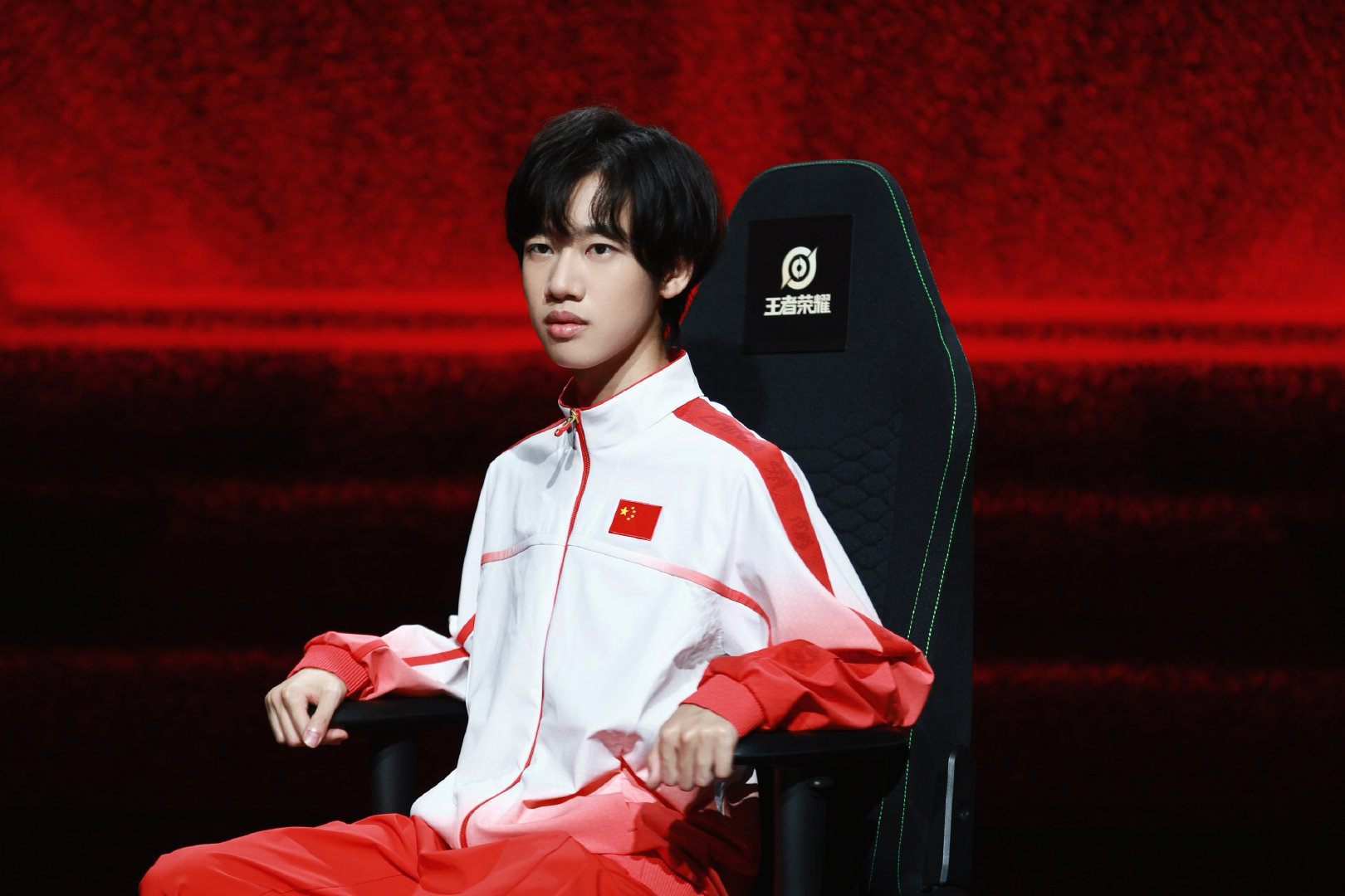 #王者亚运选手出征##2026亚运王者荣耀项目#

[努力]的亚运出征片拍摄花絮奉上
🇨🇳期待黄垚钦（清融）选手的亚运之旅。

亚运赛场，王者争锋。
中国队，加油！中国电竞，向前！

#坚定所信 京刃破晓##JDG王者荣耀[超话]# ​