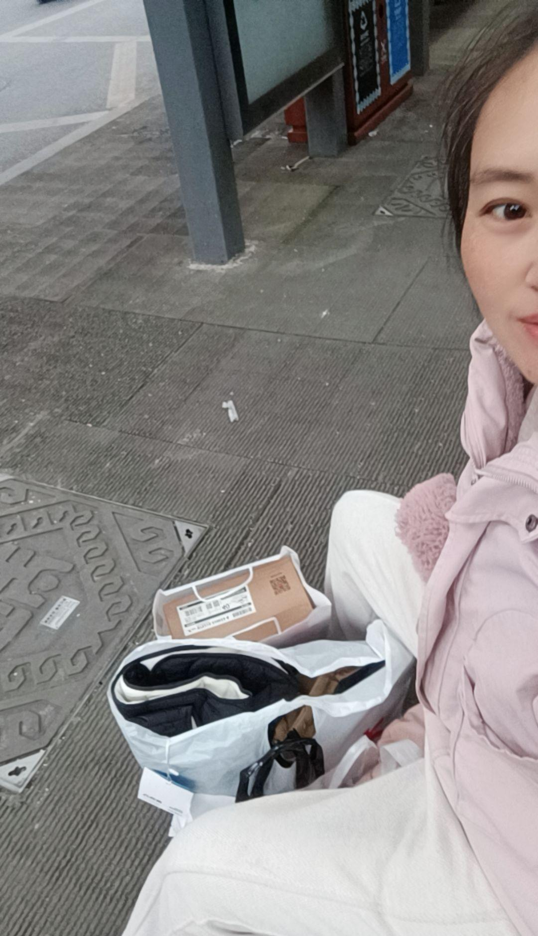 夫妻关系逐渐疏离已成为不少家庭的隐形难题，特别是在现代快节奏生活中，情...